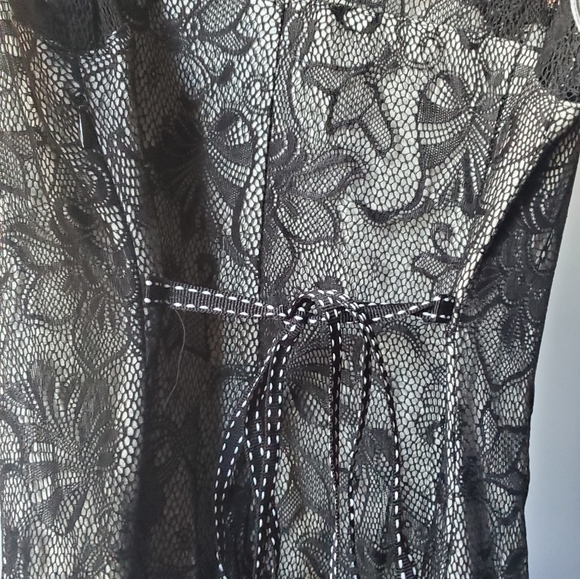 Dress - Picture 7 of 8